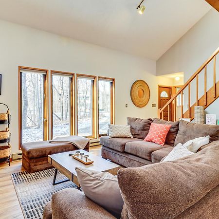 Poconos Home With Private Spa And Fire Pit Long Pond Dış mekan fotoğraf