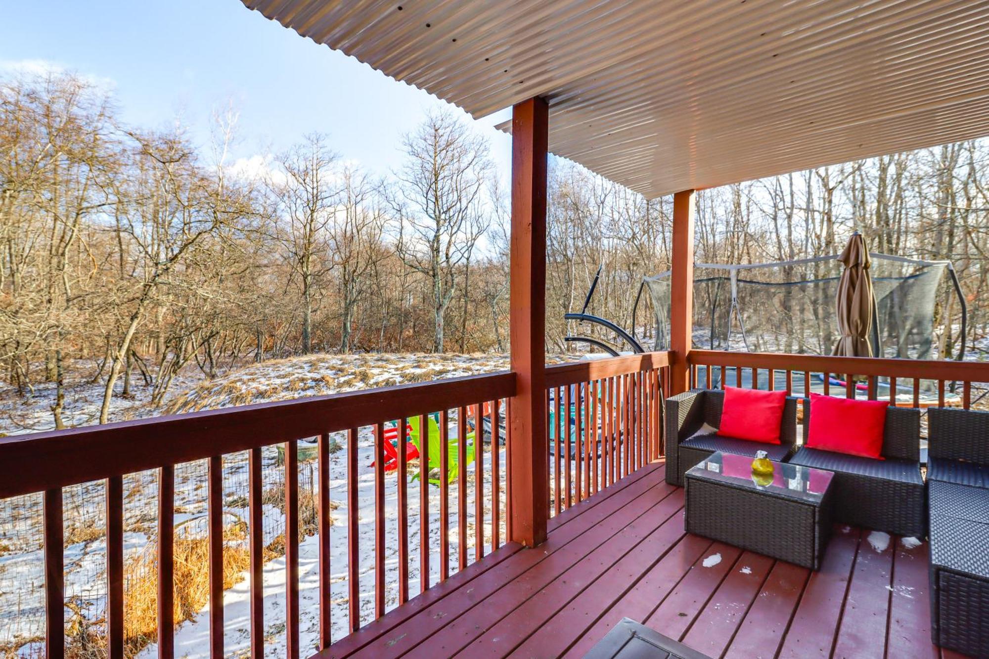 Poconos Home With Private Spa And Fire Pit Long Pond Dış mekan fotoğraf