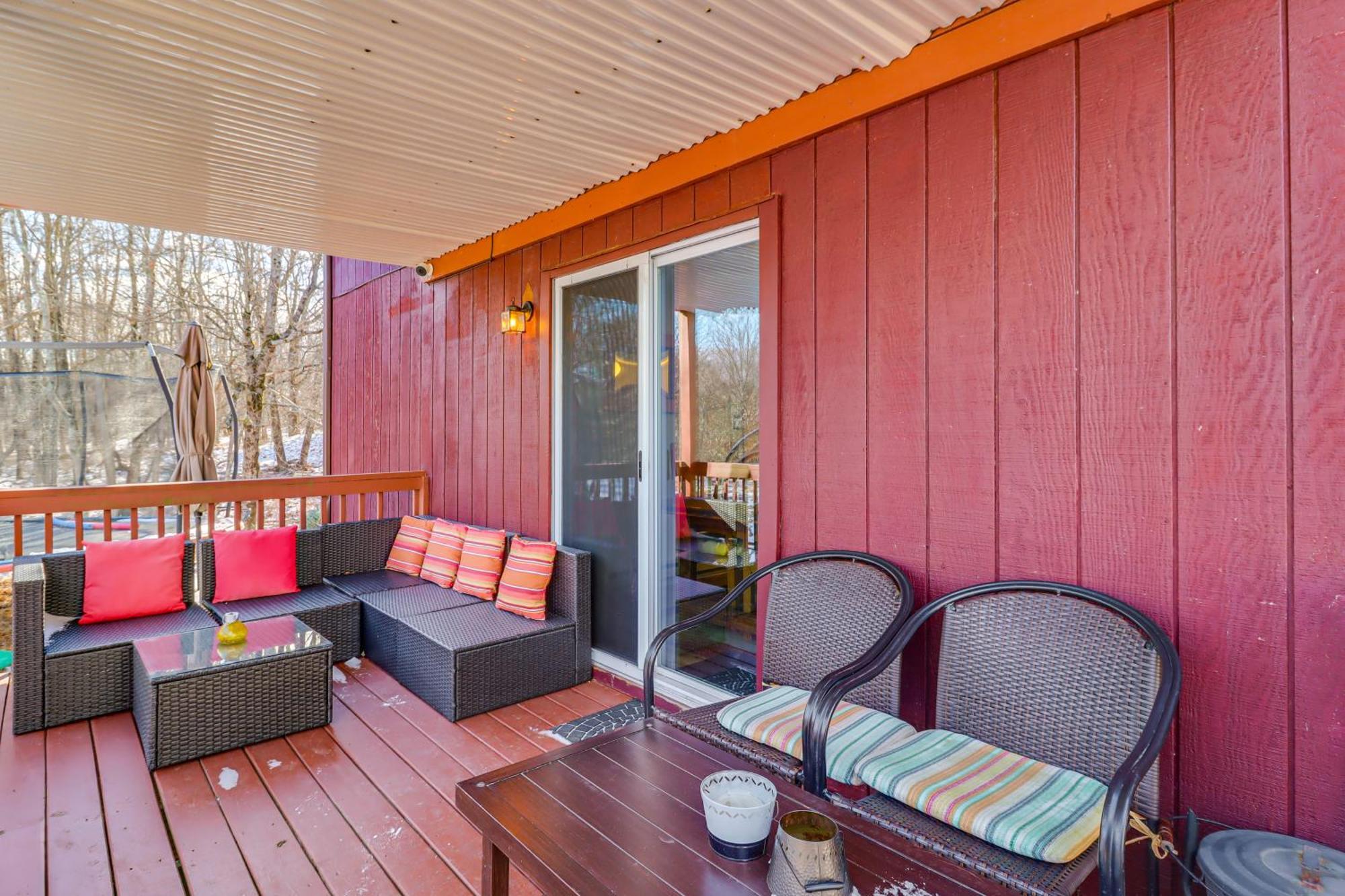 Poconos Home With Private Spa And Fire Pit Long Pond Dış mekan fotoğraf