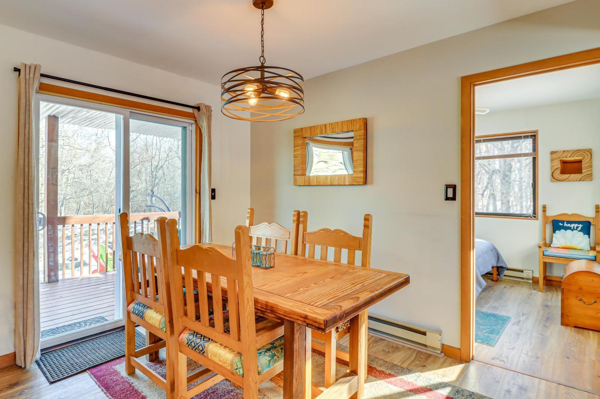 Poconos Home With Private Spa And Fire Pit Long Pond Dış mekan fotoğraf