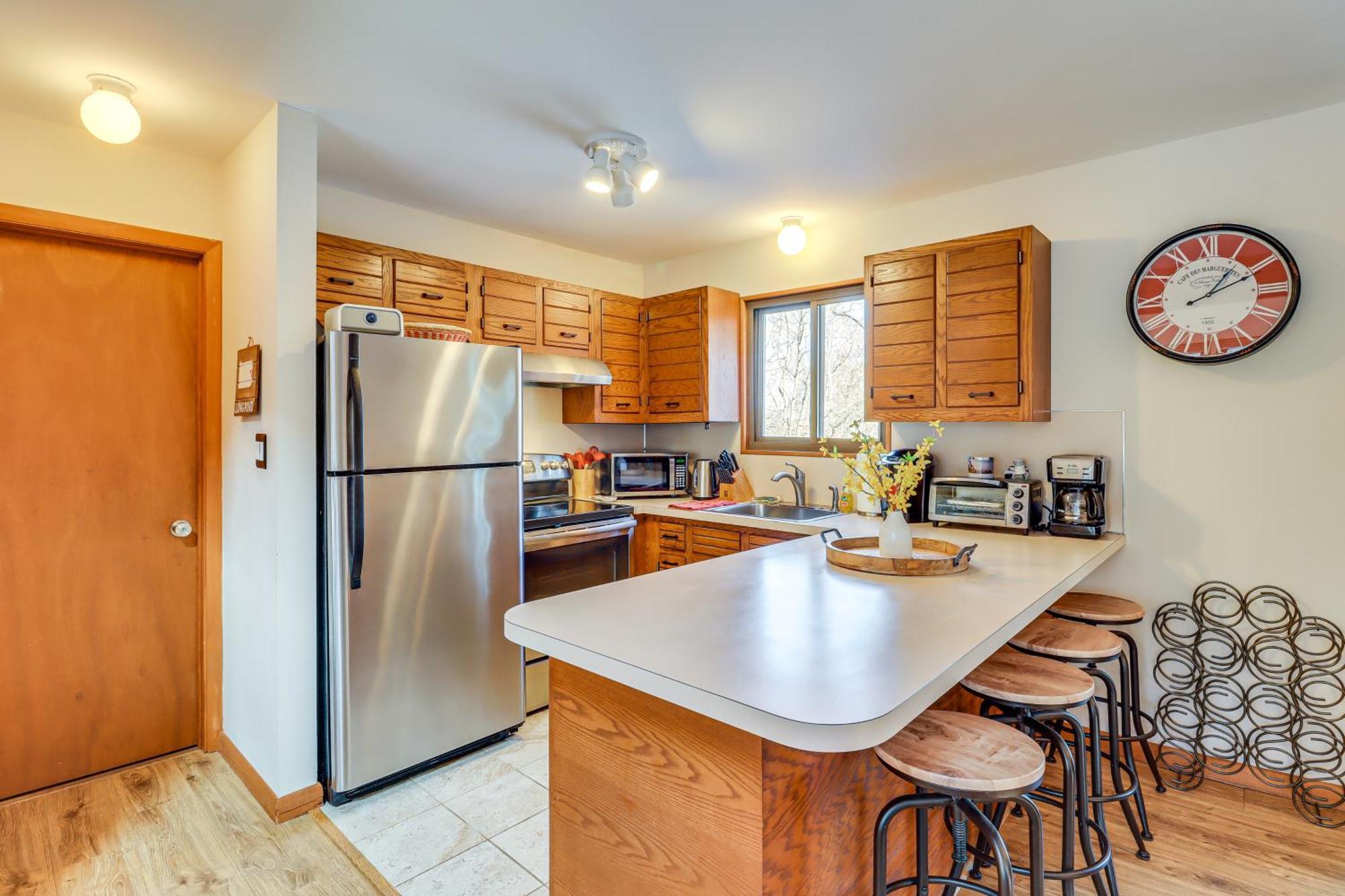 Poconos Home With Private Spa And Fire Pit Long Pond Dış mekan fotoğraf