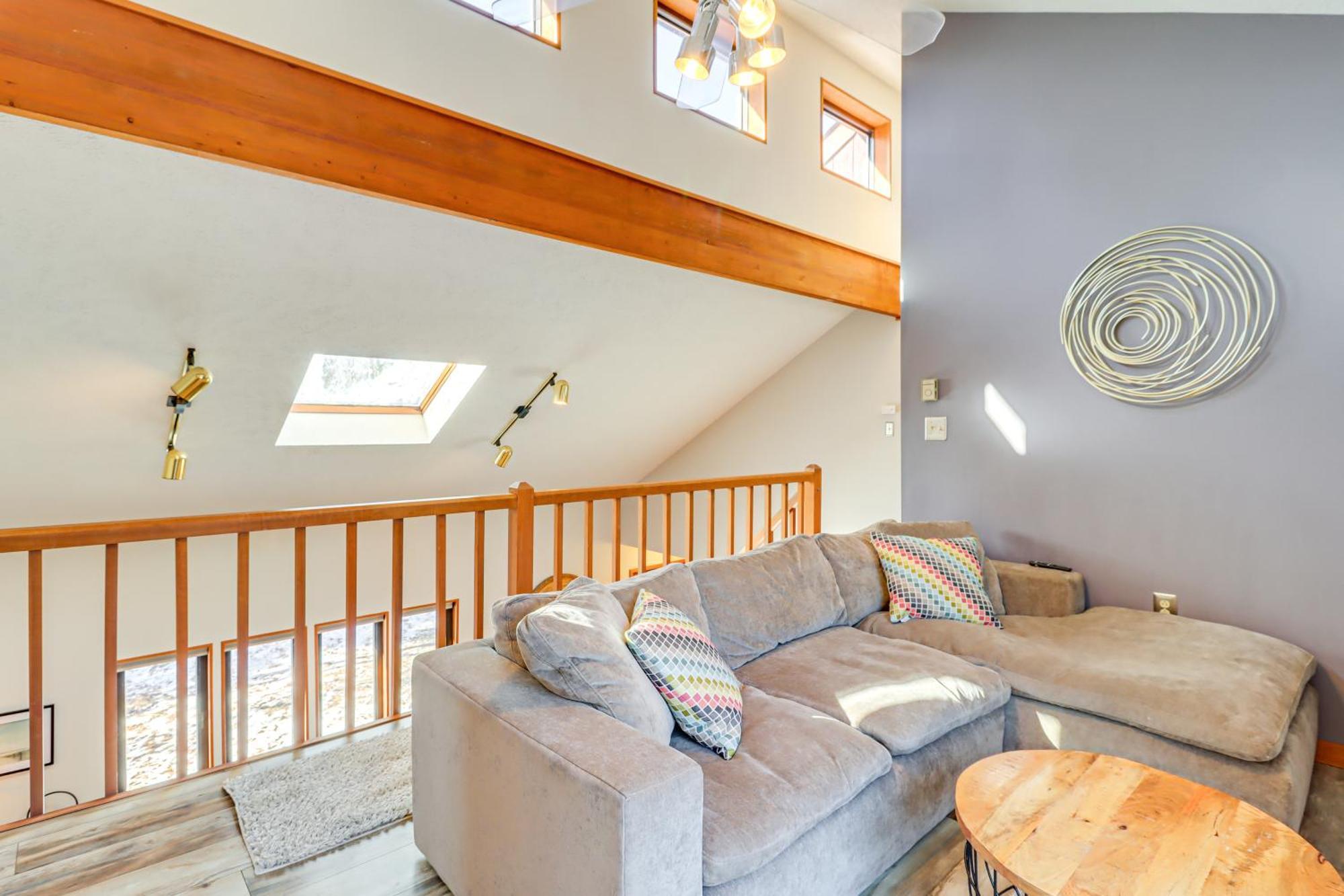 Poconos Home With Private Spa And Fire Pit Long Pond Dış mekan fotoğraf
