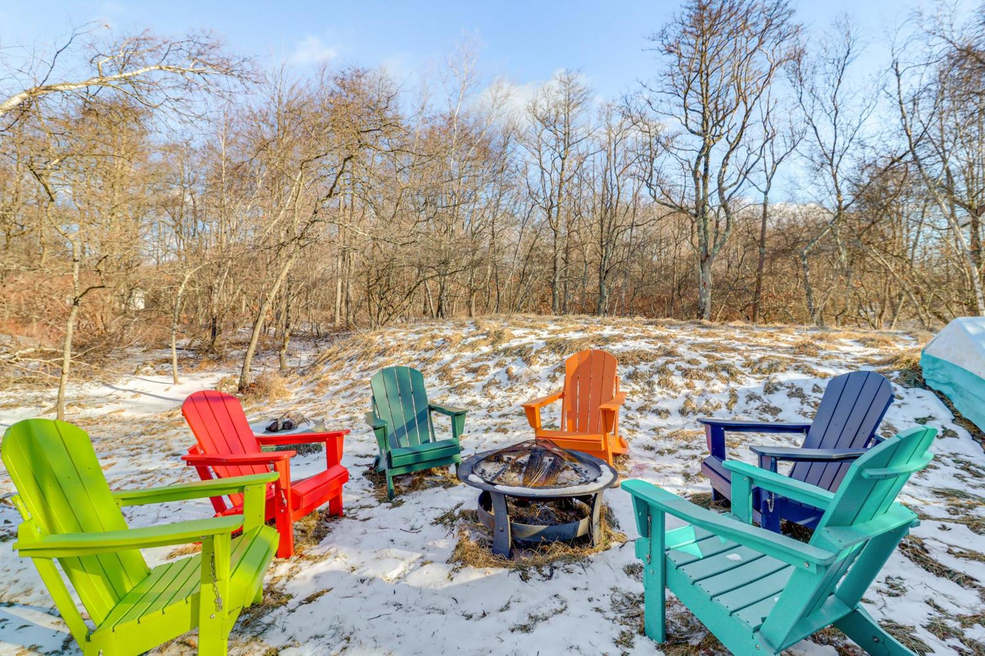 Poconos Home With Private Spa And Fire Pit Long Pond Dış mekan fotoğraf